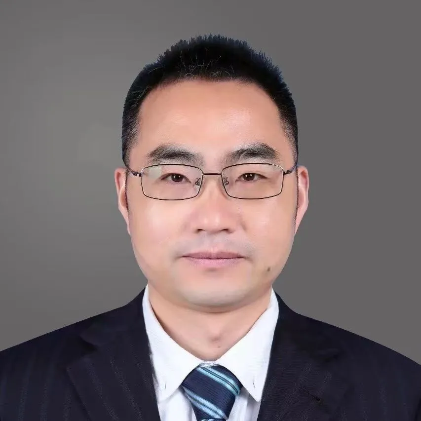 邱小龙 博士.webp 邱小龙 博士.webp